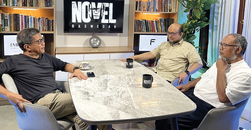 Rocky Gerung Minta Pemeriksaan Kasus Penghinaan Jokowi Ditunda - Image