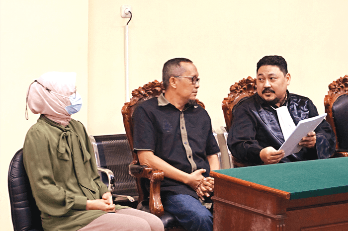 Jaksa Tolak PK Mantan Bupati Probolinggo-Suami di Kasus Jual Beli Jabatan Pj Kepala Desa - Image