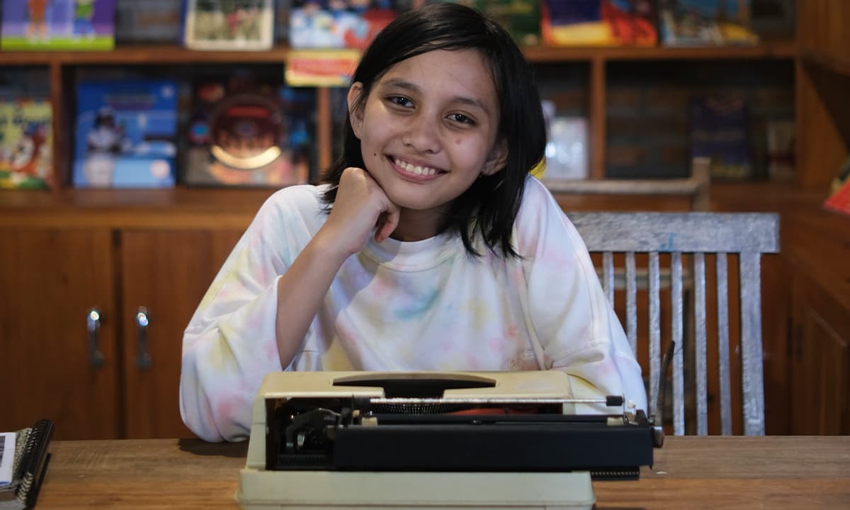 Abinaya Ghina Jamela, Penulis Termuda yang Hadir dalam Perayaan Ubud Writers and Readers Festival 2023 - Image