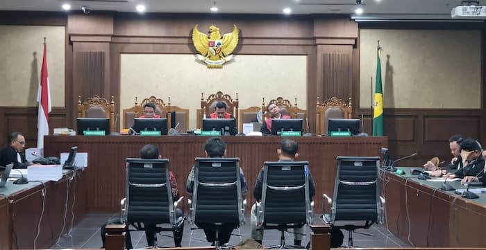 Irwan Hermawan Divonis 12 Tahun Penjara dalam Kasus Dugaan Korupsi BTS 4G Bakti Kominfo - Image