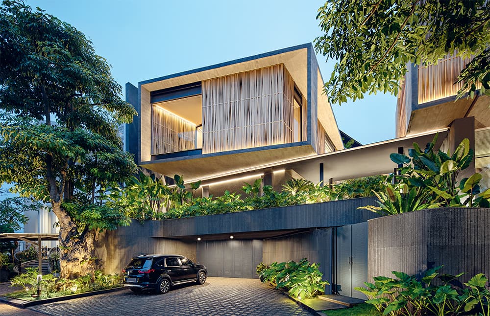 Mengunjungi Rumah Boy William, Fasad Anyaman dan Skylight Teatrikal sebagai Statement - Image