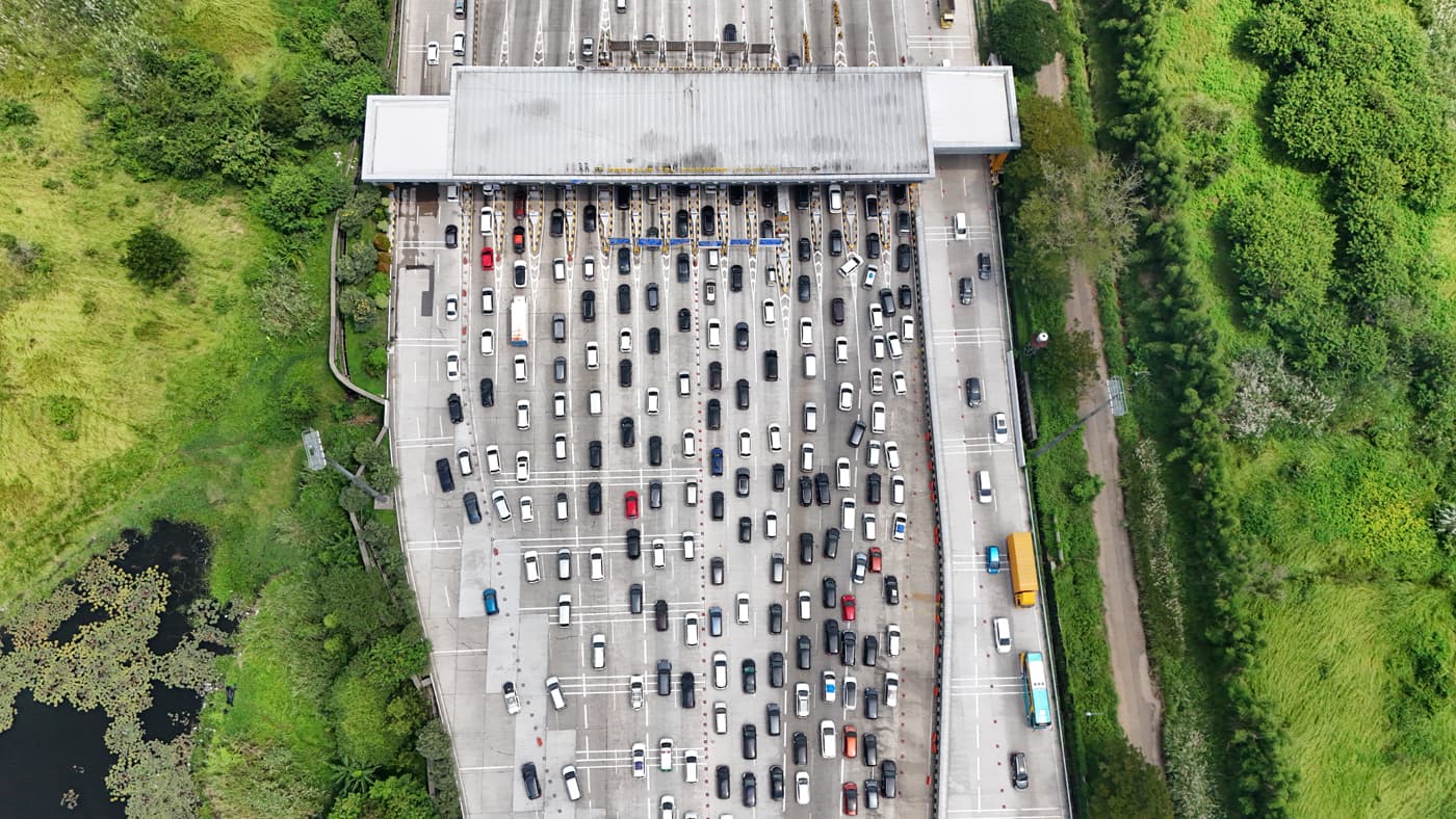 Menhub Dudy Resmi Tutup Sistem One Way Nasional Arus Balik Lebaran 2025 - Image