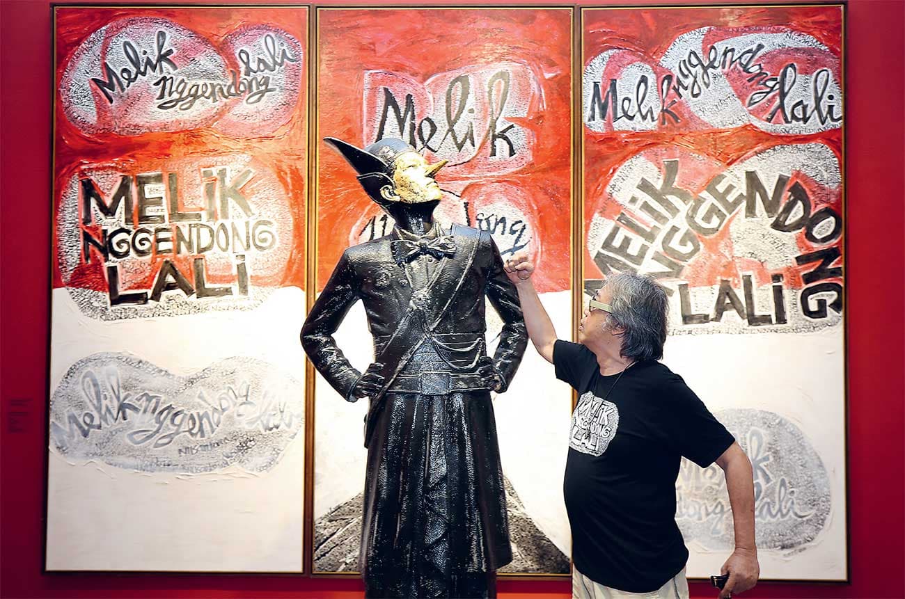 Dari Pameran Tunggal Melik Nggendong Lali, Wirid Visual Untuk Diri-Negeri - Image