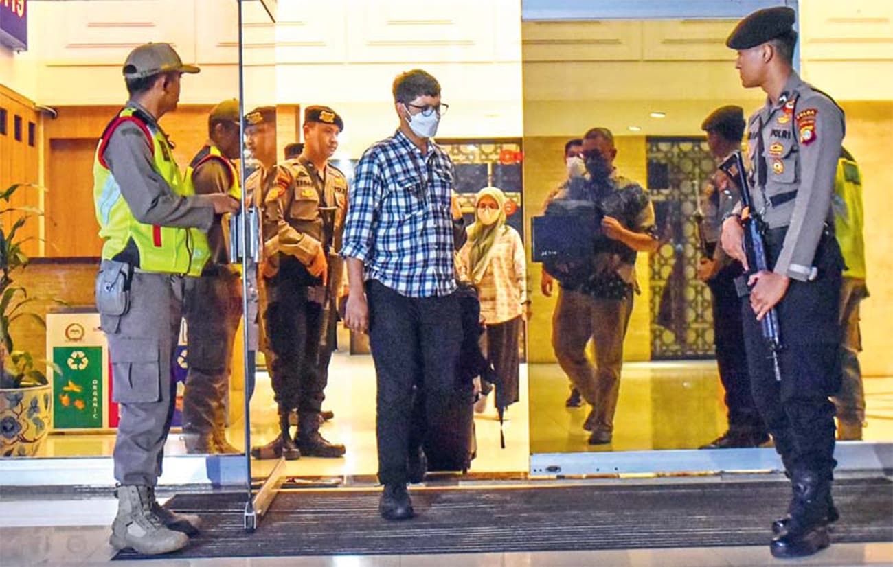 Hasil Penggeledahan di Ruang Setjen DPR, KPK Temukan Bukti Aliran Dana ke Tersangka kasus Rumah Jabatan - Image