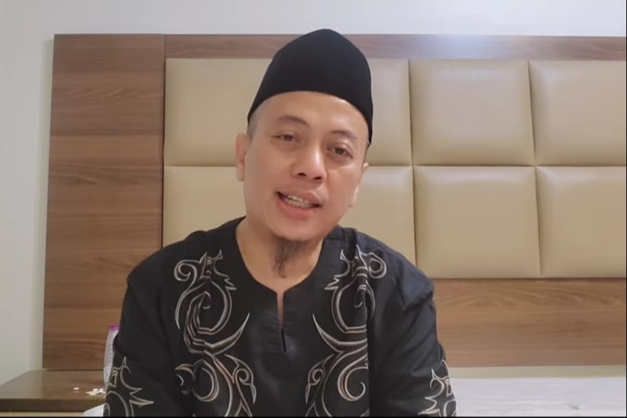 Terkendala Administrasi, Opick Tertahan di Arab Saudi - Image