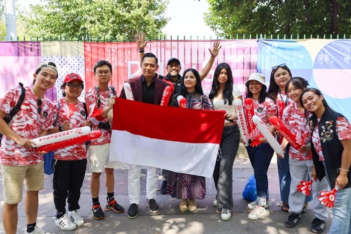 Semangati Kontingen Indonesia, AHY dan Keluarga Tonton Langsung Pertandingan Olimpiade Paris 2024 - Image