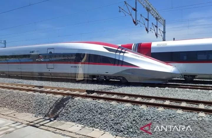 Jadwal Lengkap dan Harga Tiket Kereta Cepat Whoosh Bulan Agustus, Mulai Rp 250 Ribu! - Image