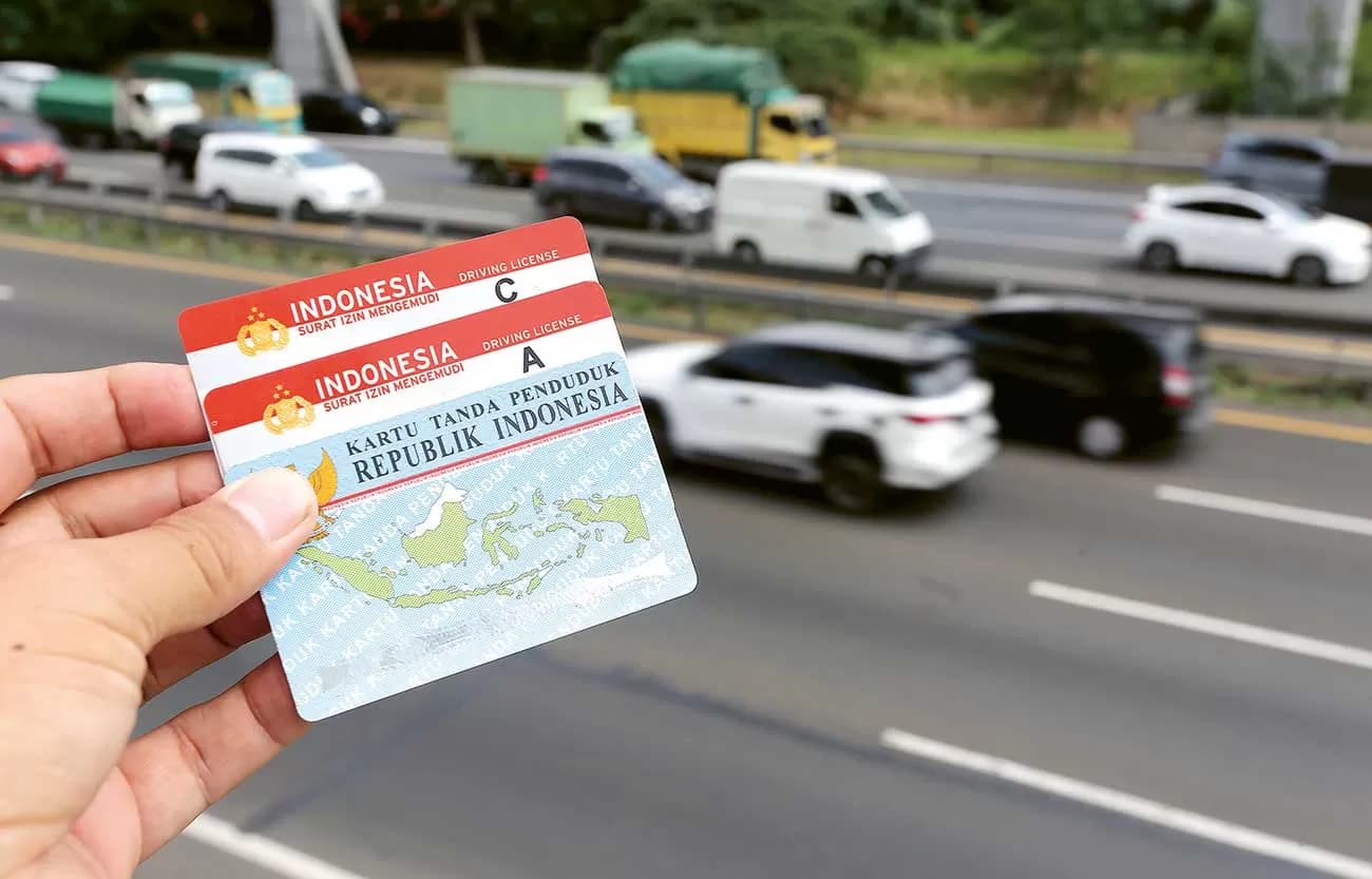 Berikut 4 Risiko Fatal Kalau Kamu Lupa Perpanjang SIM Motor, Jangan Anggap Sepele!  - Image