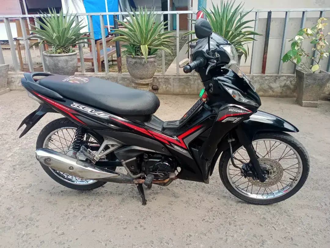Iritnya Kebangetan, Harga Motor Bekas Honda Revo Fit dan Honda Verza 150 Sama-sama Tinggal Segini, Murah Banget! - Image