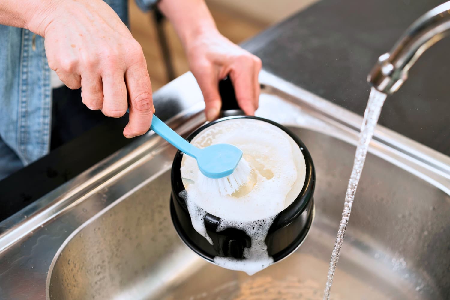 Ini 7 Langkah Membersihkan Peralatan Dapur Stainless Steel, Patut Dicoba untuk Hasil pembersihan yang Maksimal dan Menghindari Kerusakan - Image