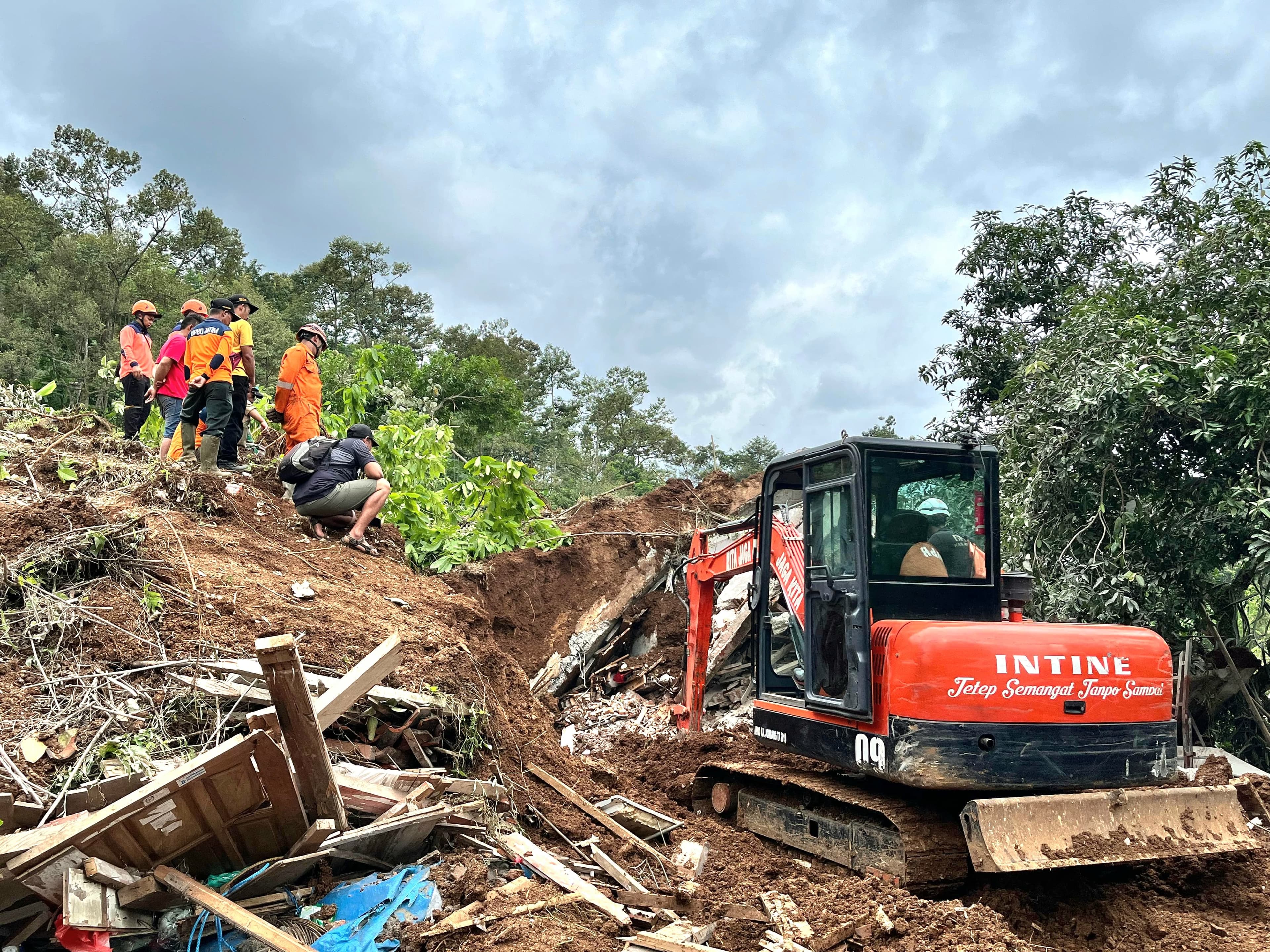 Lima Wilayah di Jatim Rawan Longsor, Warga Diminta Waspada - Image