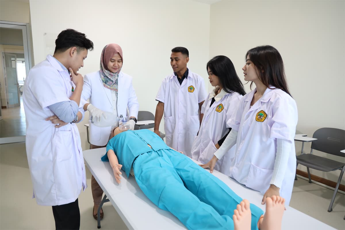 Untag Surabaya, Kampus Terakreditasi Unggul Kini Membukan Fakultas Kedokteran - Image