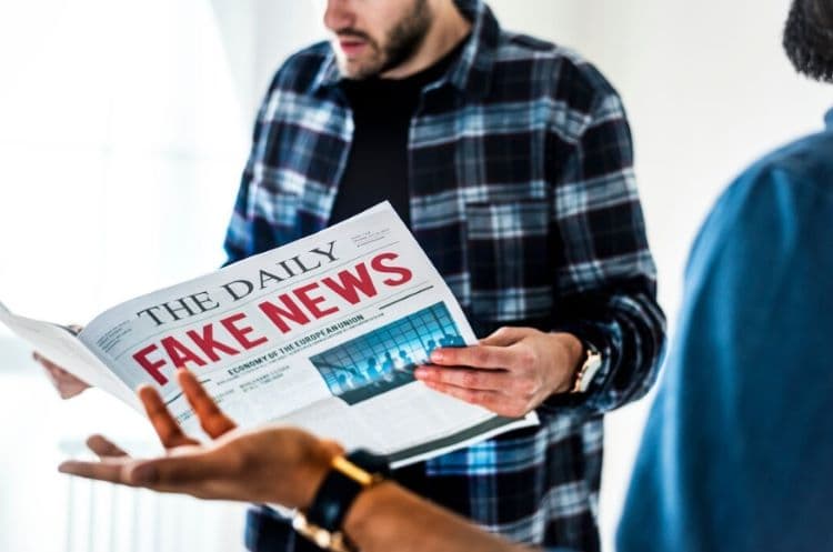 Bagi yang Sering Bikin Berita Hoax, Ada Pembahasannya di Al-Qur'an, Ancamannya Sangat Pedih di Akhirat - Image