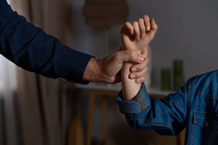 Apa Itu Pedofilia? Simak dan Ketahui 5 Karakter Orang yang Memiliki Penyimpangan Hubungan dan Membahayakan Kehidupan Anak-anak - Image