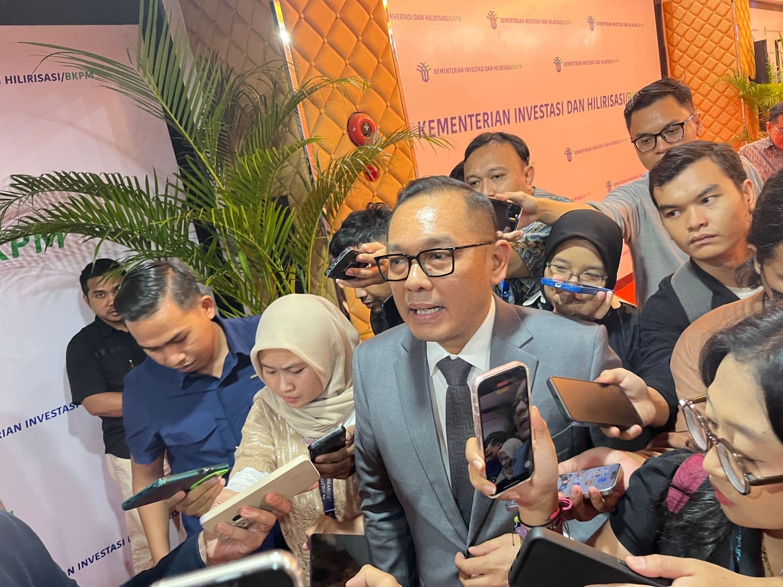 Kementerian Investasi Catat 3 Juta Pelaku Usaha Baru Terbitkan NIB dalam Setahun - Image