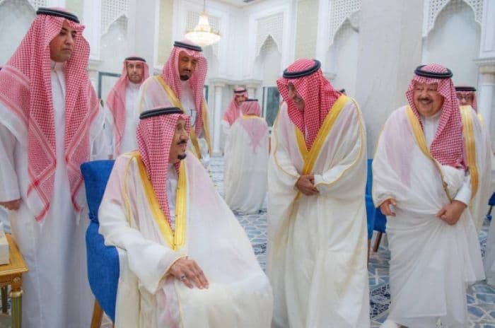 Raja Salman Ucapkan Selamat Idul Fitri 1 Syawal 1446 Hijriah, Serukan Perdamaian Dunia - Image