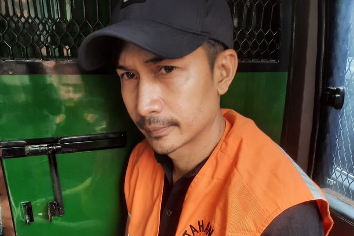 Penyidik Bareskrim Polri Limpahkan Tersangka dan Kasus Robot Treding Net89 ke Kejari Jakbar, Barang Bukti Rp 125 juta - Image
