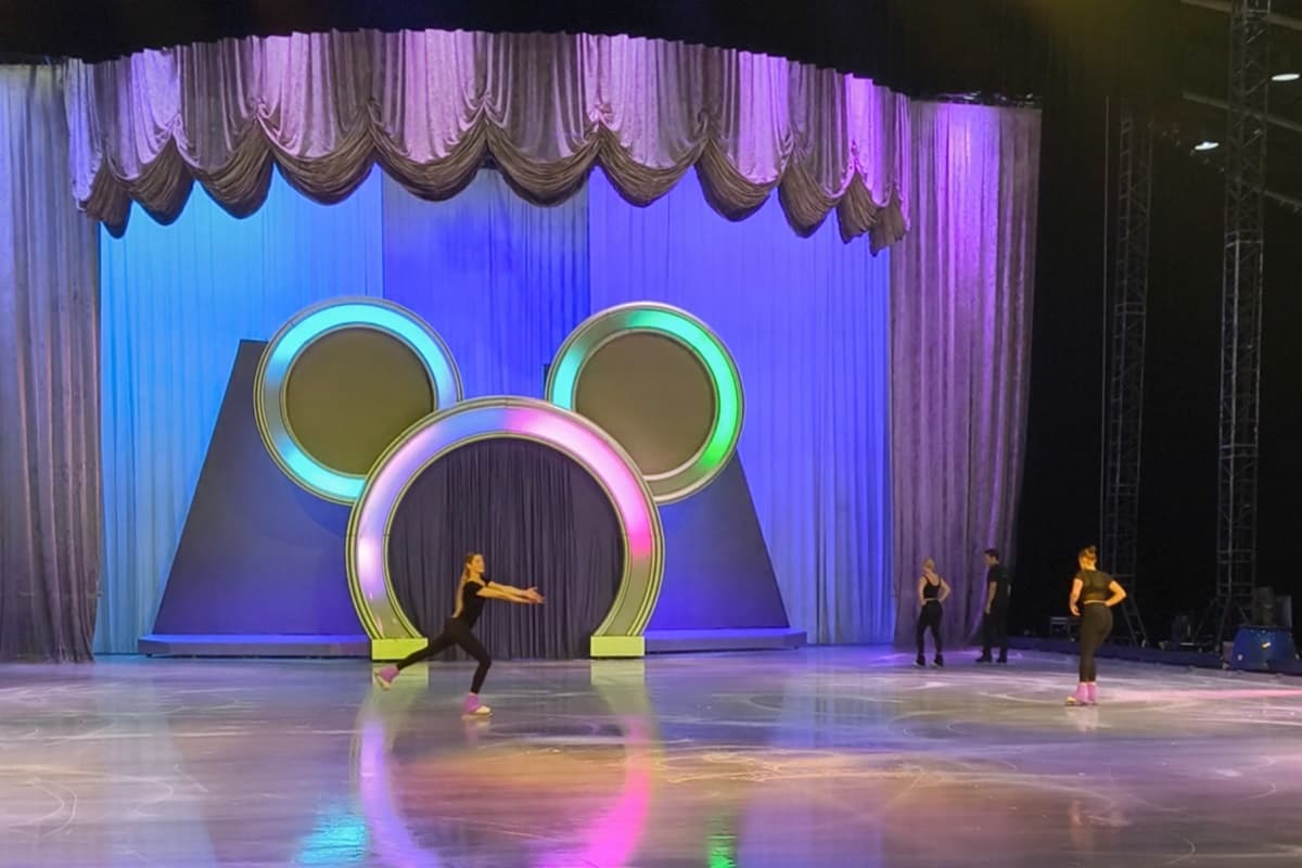Di Balik Layar Disney on Ice, Angkut 22 Kontainer Keliling Dunia - Image