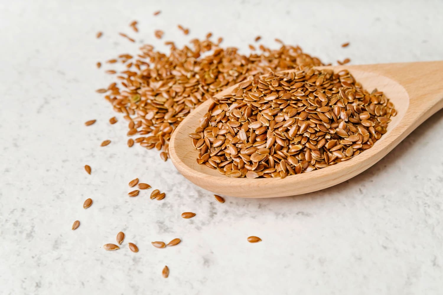 7 Cara Membuat Masker Rambut Biji Rami Sendiri untuk Rambut Sehat dan Berkilau Alami - Image