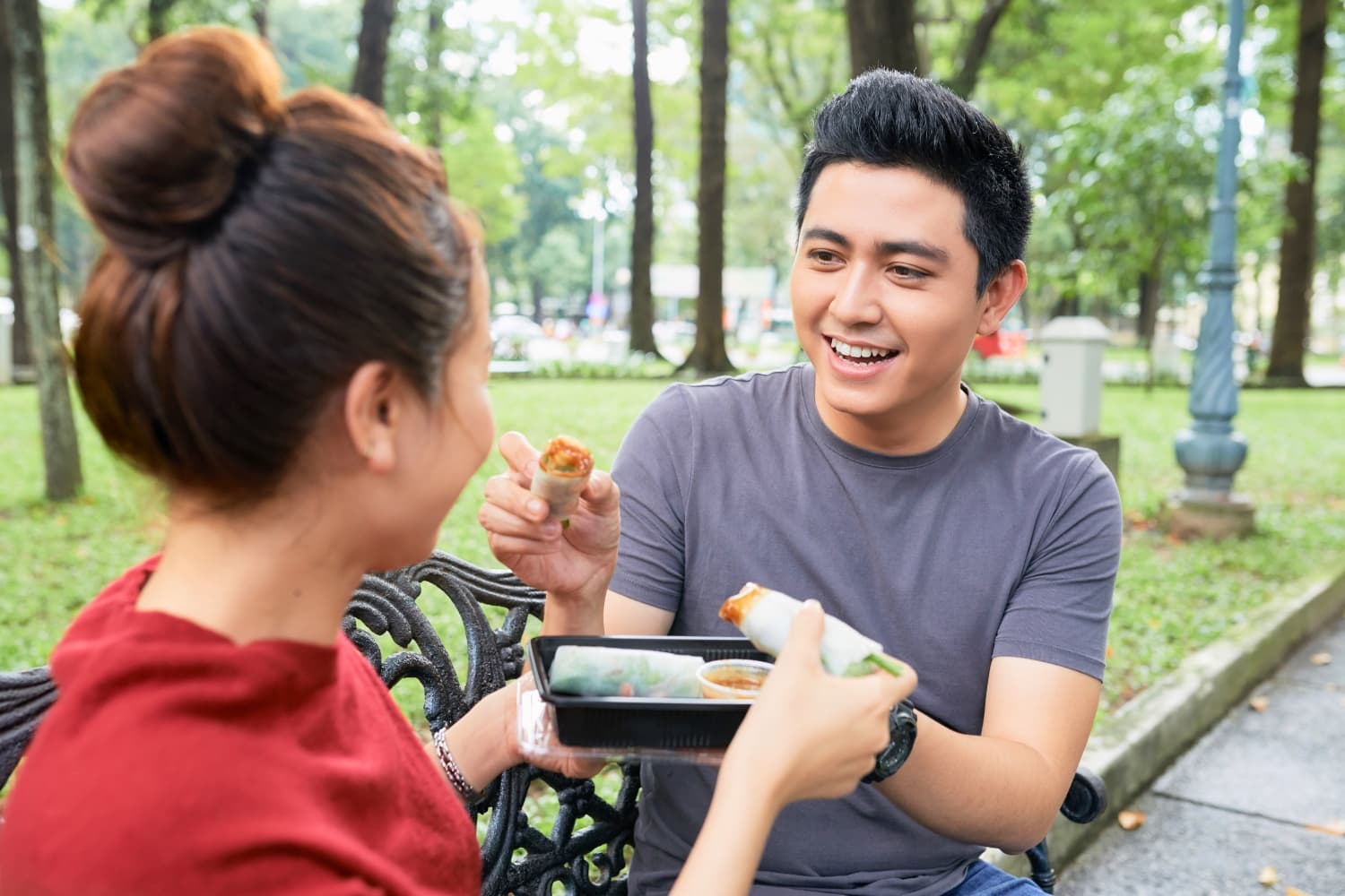 5 Zodiak yang Akan Memperkuat Hubungan Mereka pada 2025, Ada Cancer yang Fokus pada Keintiman Emosional - Image