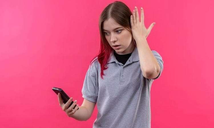 7 Ciri Kepribadian Orang yang Selalu Menolak Panggilan dari Nomor Tak Dikenal, Menurut Psikologi - Image