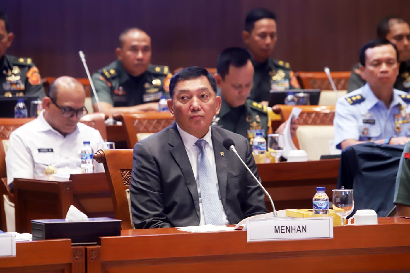 Tuai Polemik, Menhan Sjafrie Minta Mayjen TNI Rizal Ramadhani Pensiun Sebelum Jabat Dirut Bulog - Image