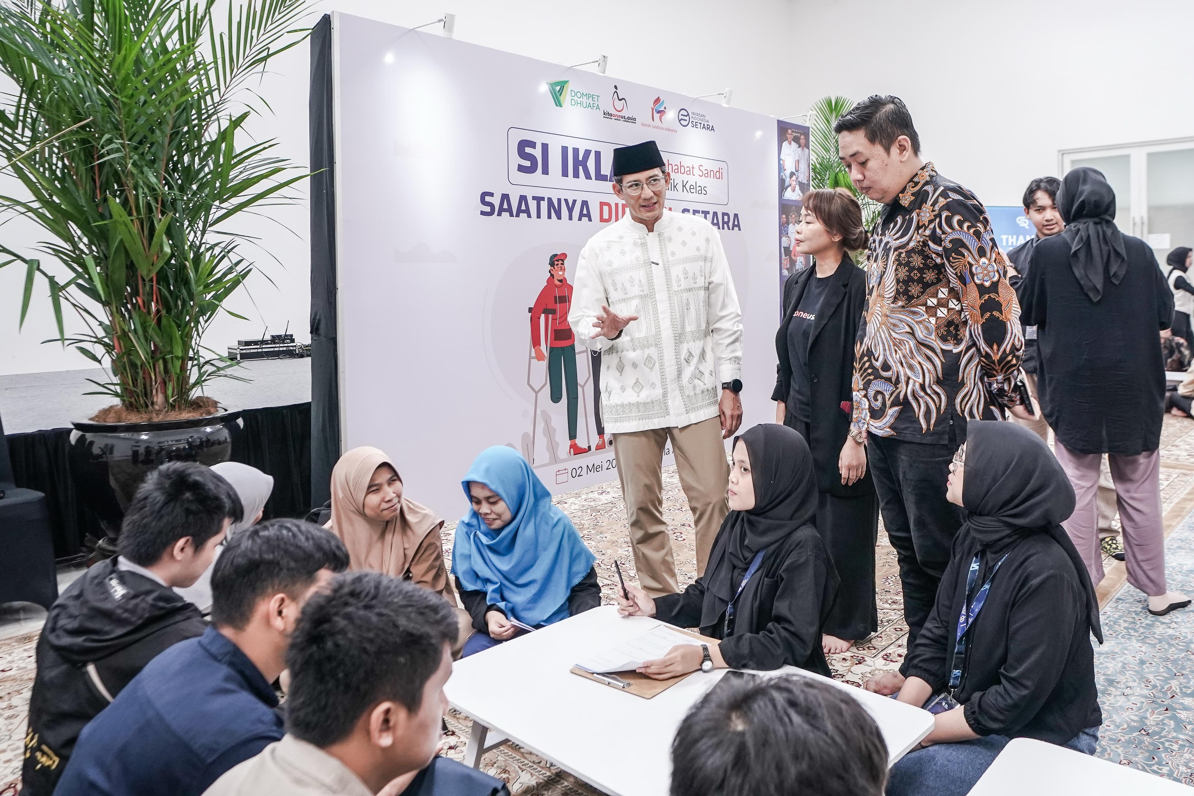 Ciptakan Kesetaraan Kerja Para Difabel Lewat Pelatihan Digital Marketing - Image