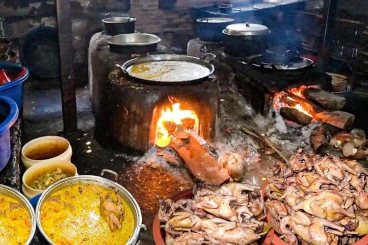 Daftar Kuliner Tradisional Enak di Kota Proklamator: 4 Spot Makan di Blitar yang Wajib Anda Kunjungi - Image