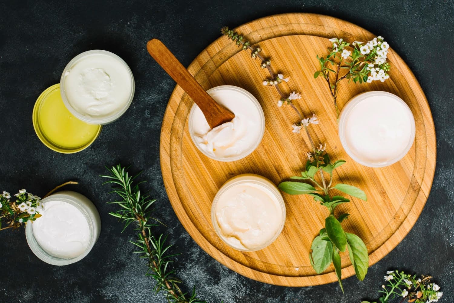 7 Manfaat Lulur Tubuh untuk Kulit Lebih Cerah, Halus, dan Sehat dengan Eksfoliasi Lembut secara Teratur - Image