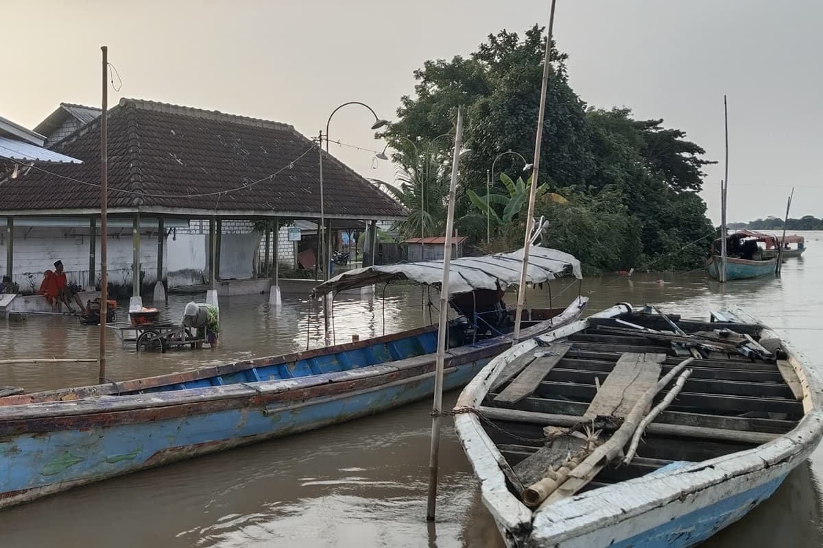 2.200 Hektare Lahan di Gresik Berubah jadi Lautan akibat Abrasi, Ada Sertifikat Tanah tapi Tak Ada Wujudnya - Image