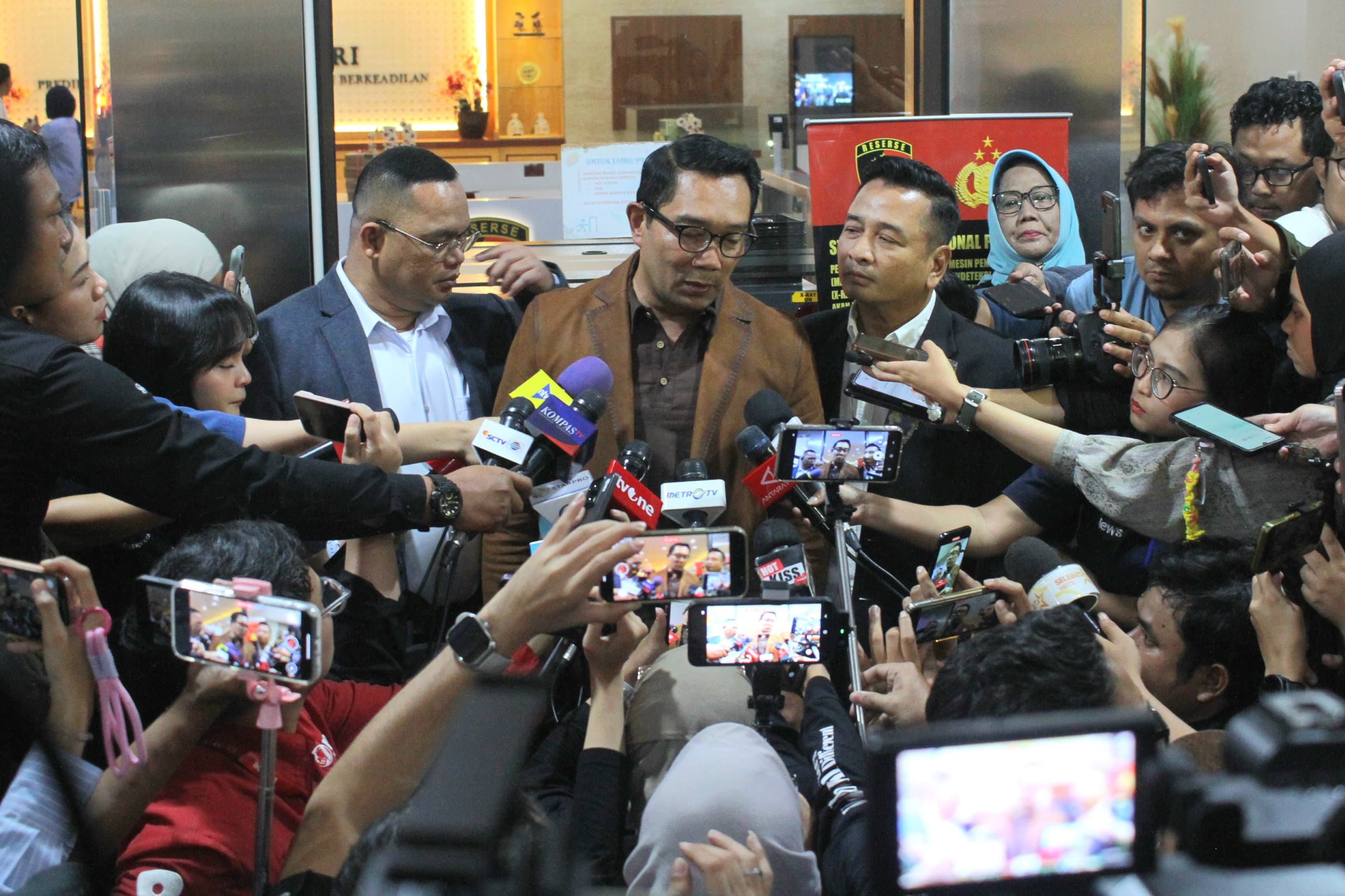 KPK Dalami Kemungkinan Penggunaan Uang Korupsi BJB Digunakan Ridwan Kamil untuk Pilkada Jakarta 2024 - Image