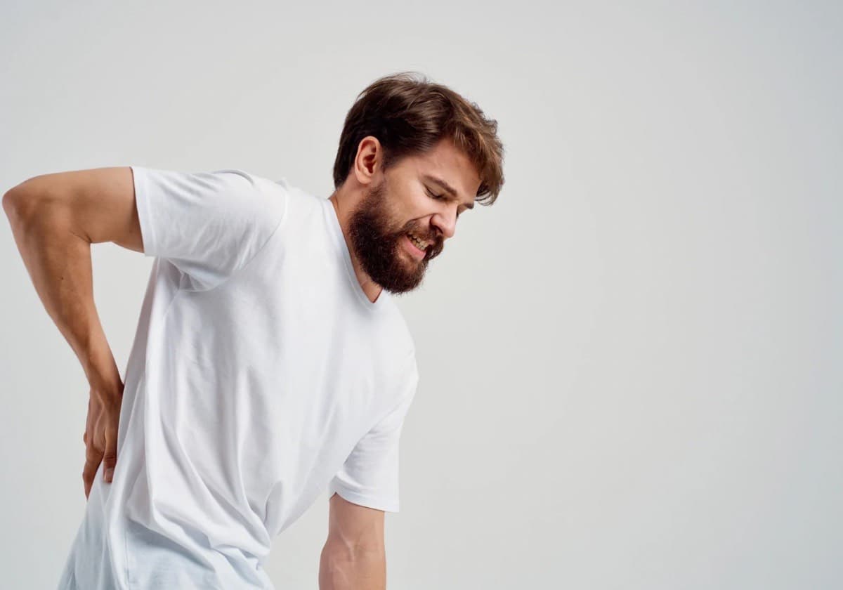 Banyak Orang Tidak Tahu, Begini Ciri-Ciri Saraf Kejepit yang Harus Diwaspadai - Image