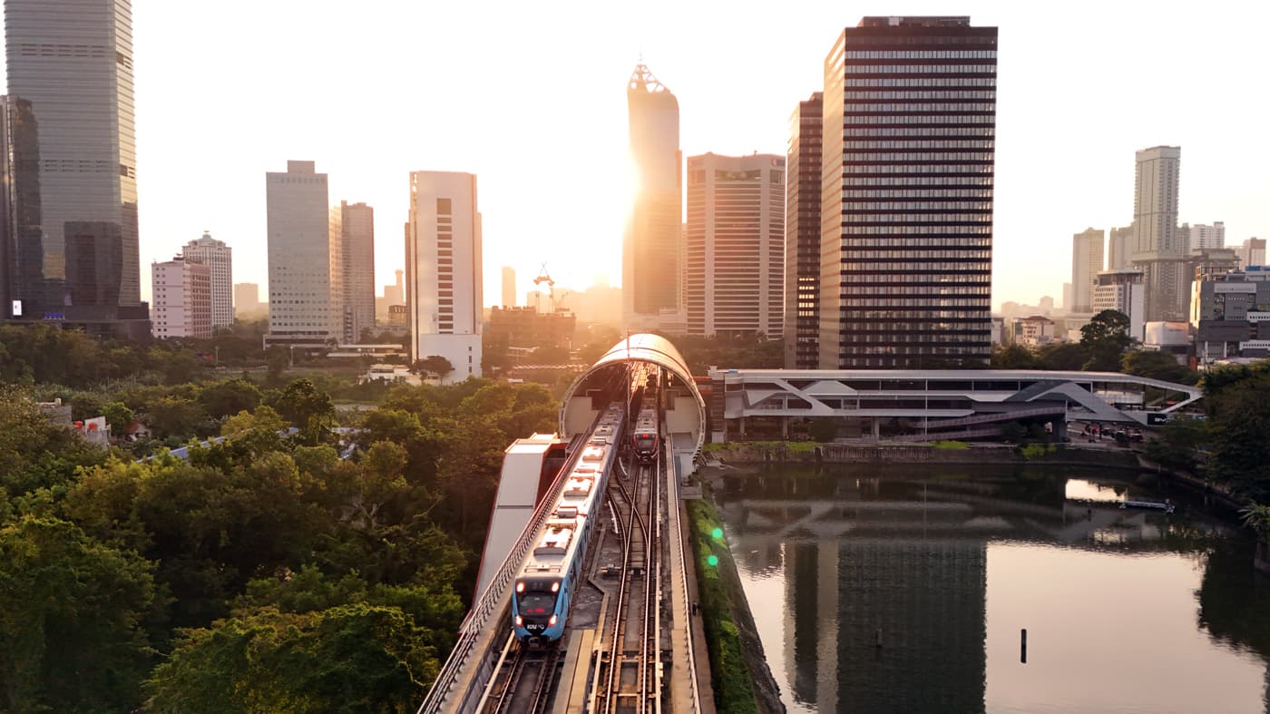 Pengguna LRT Jabodebek Boleh Buka Puasa di Kereta Selama Ramadhan, Berikut Ketentuannya - Image