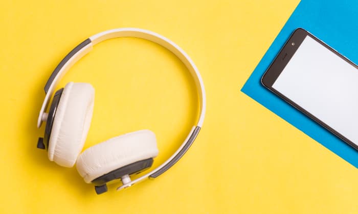 Seberapa Bahaya Penggunaan Headset Bluetooth? Ini Fakta Radiasi dan Keamanannya - Image