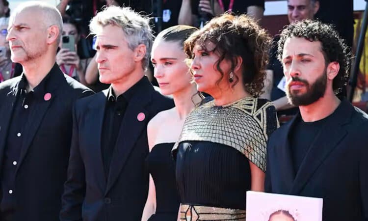 Joaquin Phoenix Tunjukkan Solidaritas Palestina Lewat Keterlibatannya dalam Film The Voice of Hind Rajab - Image