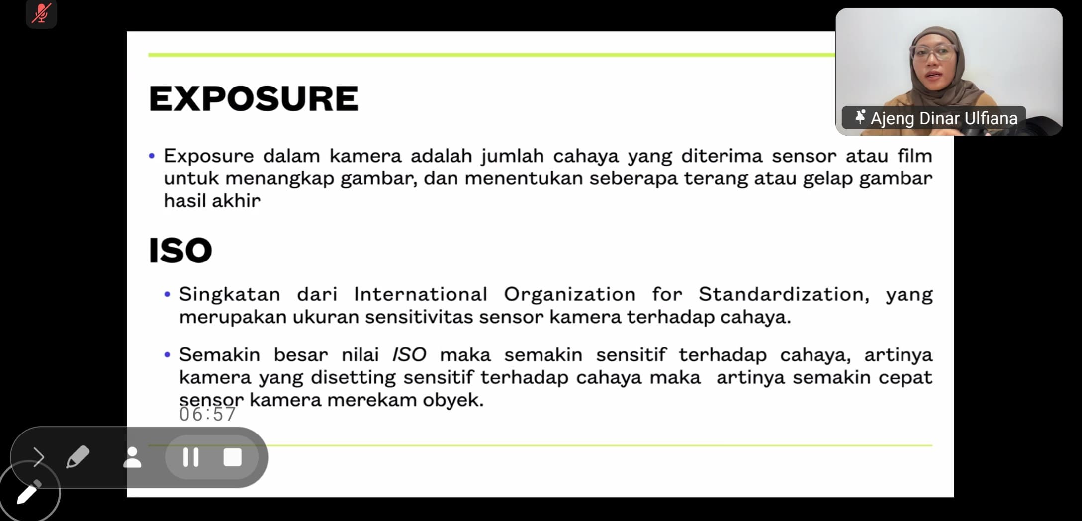Jawa Pos Learning Hub: Menyelami Seluk Beluk Fotografi Bersama Pewarta Foto Reuters Ajeng Dinar - Image