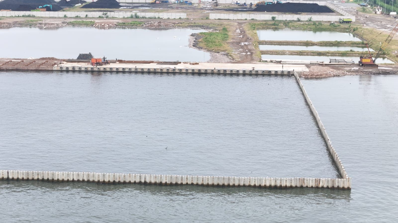 Buntut Pagar Beton di Laut Cilincing, Gubernur Pramono Panggil PT KCN - Image