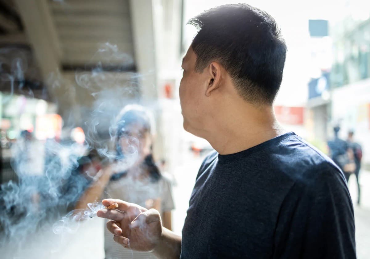 7 Cara Menetralisir Asap Rokok yang Terhirup, Efektif Lindungi Paru-Paru - Image