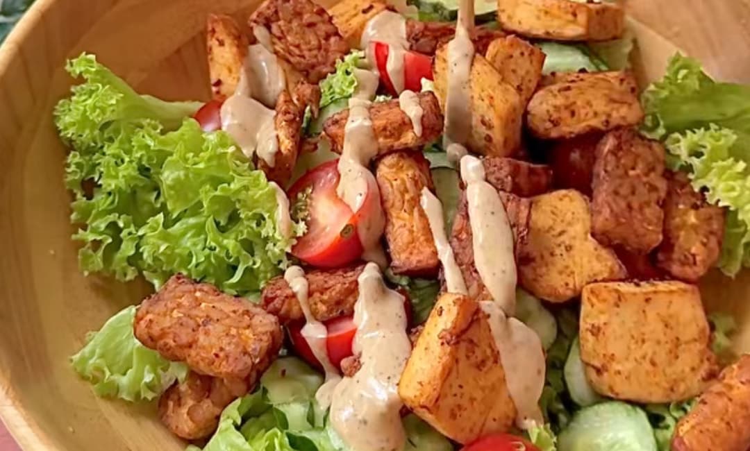 Resep Salad Tahu Tempe Viral ala Ummi Syahirah: Sehat, Vegan-Friendly, dan Super Praktis! - Image