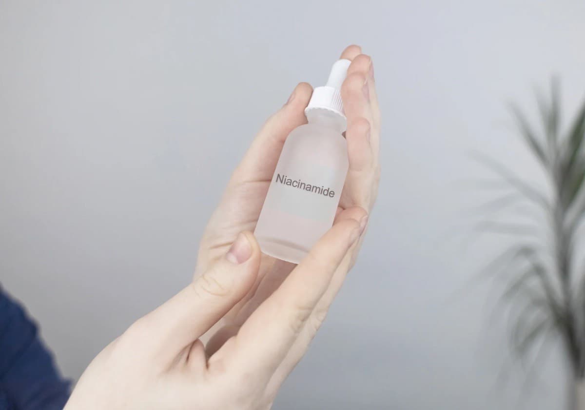 9 Manfaat Niacinamide untuk Perawatan Kulit, Bikin Wajah Tampak Awet Muda - Image