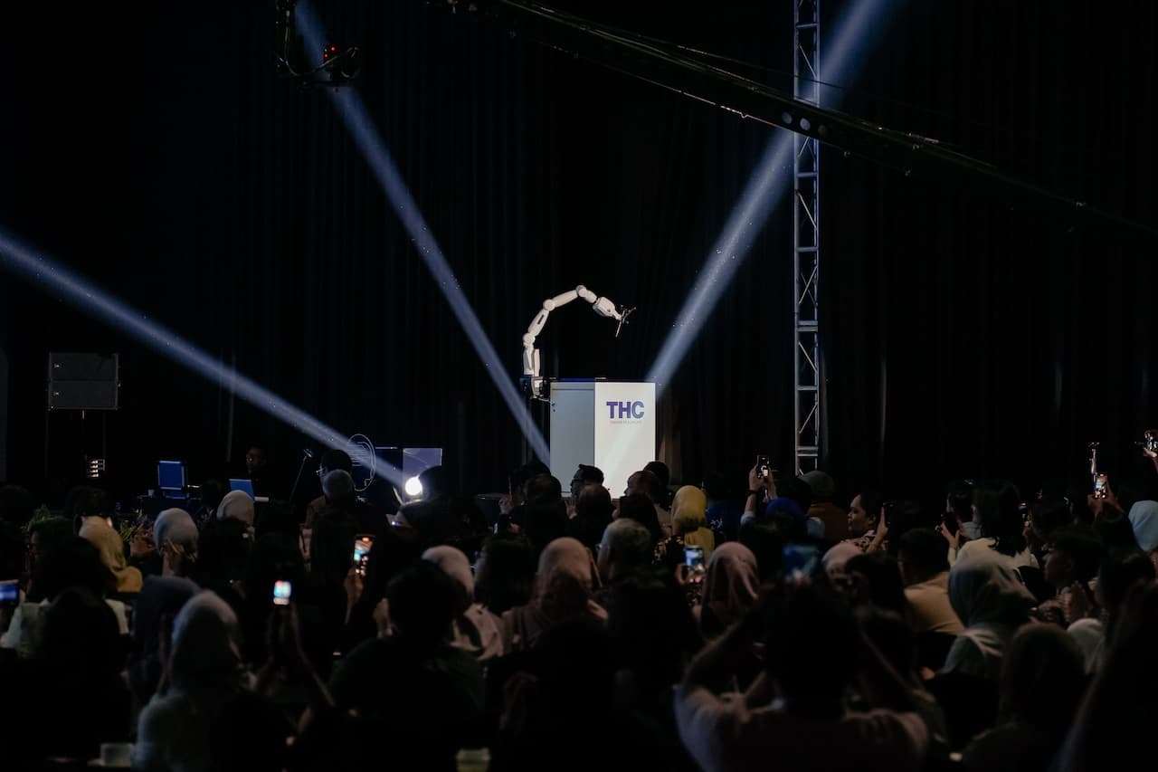 Robot Bedah Otak Pertama di Indonesia, Dokter Juga Butuh ‘Navigasi’ dengan Teknologi Mumpuni, Minim Komplikasi - Image