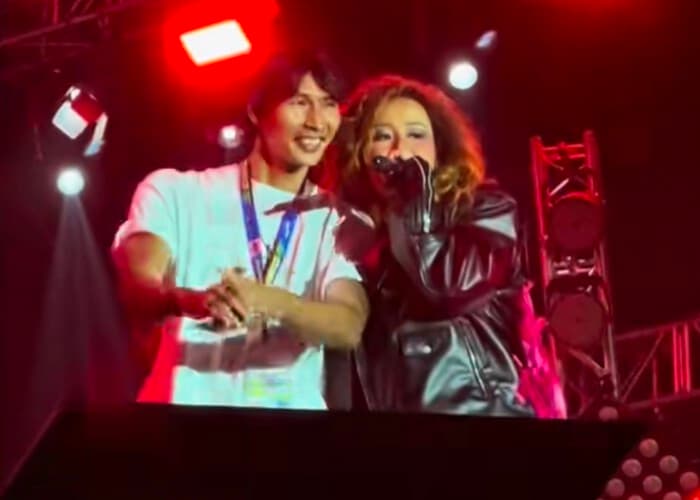 Pinkan Mambo Bikin Penonton Heboh Lantaran Cium Arya Khan di Panggung Synchronize Fest 2025 - Image