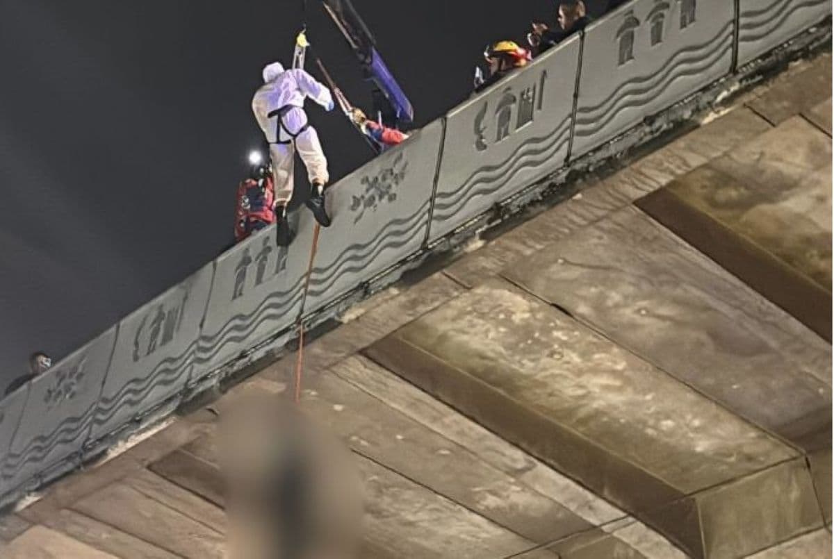 Polisi Identifikasi Pria Gantung Diri di Flyover Pasupati Bandung - Image