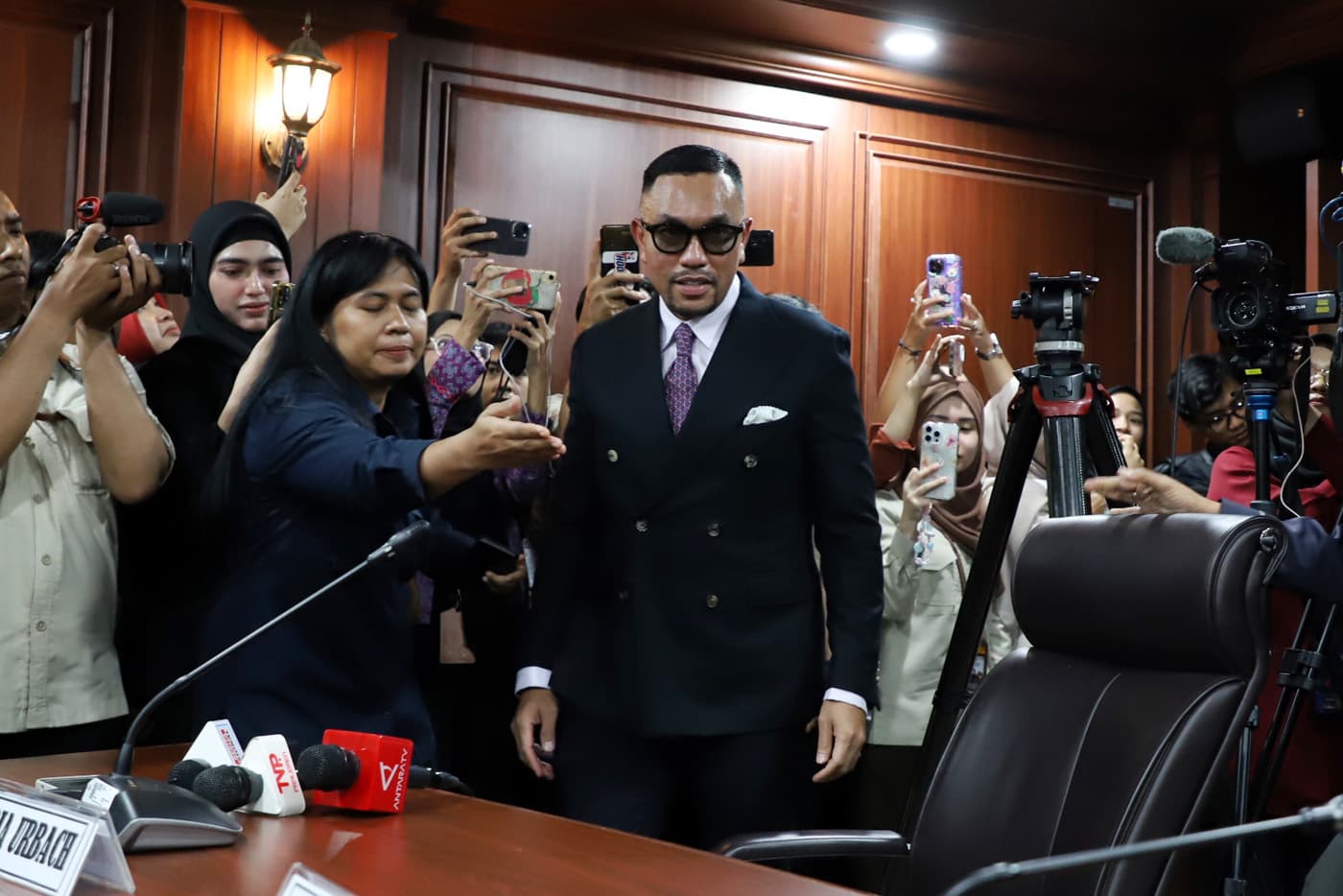 Sahroni Aktif Lagi Sebagai Wakil Ketua Komisi III DPR, MAKI: Kalau Nggak Kerja Justru Salah - Image