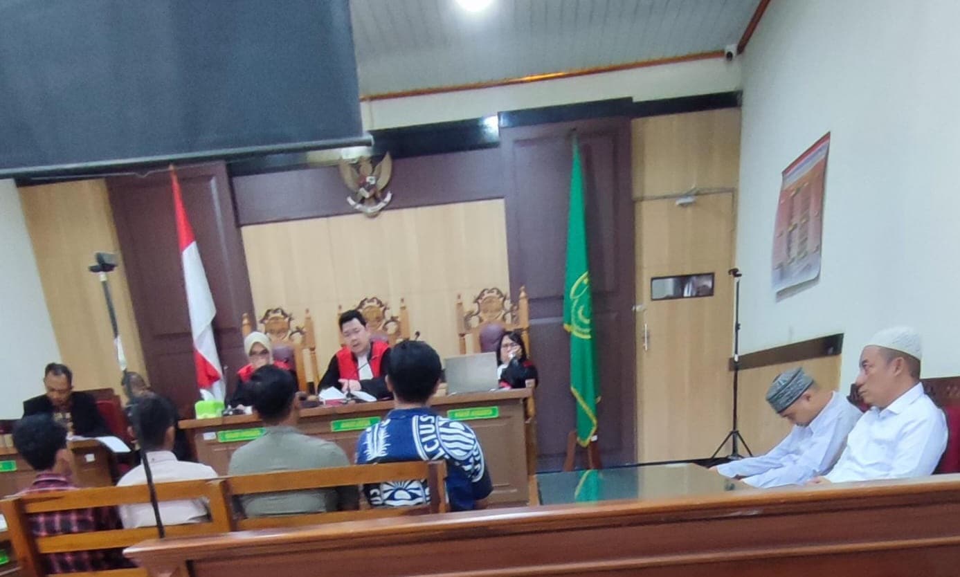 Ali Imron dan Ibnu Abdullah Terancam Denda Rp 1 Miliar Karena Masalah Tambang Ilegal - Image