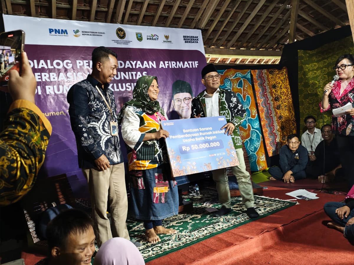 Bersama Menko PM, PNM Bangun Kemandirian Disabilitas Lewat Rumah Inklusif Kebumen - Image