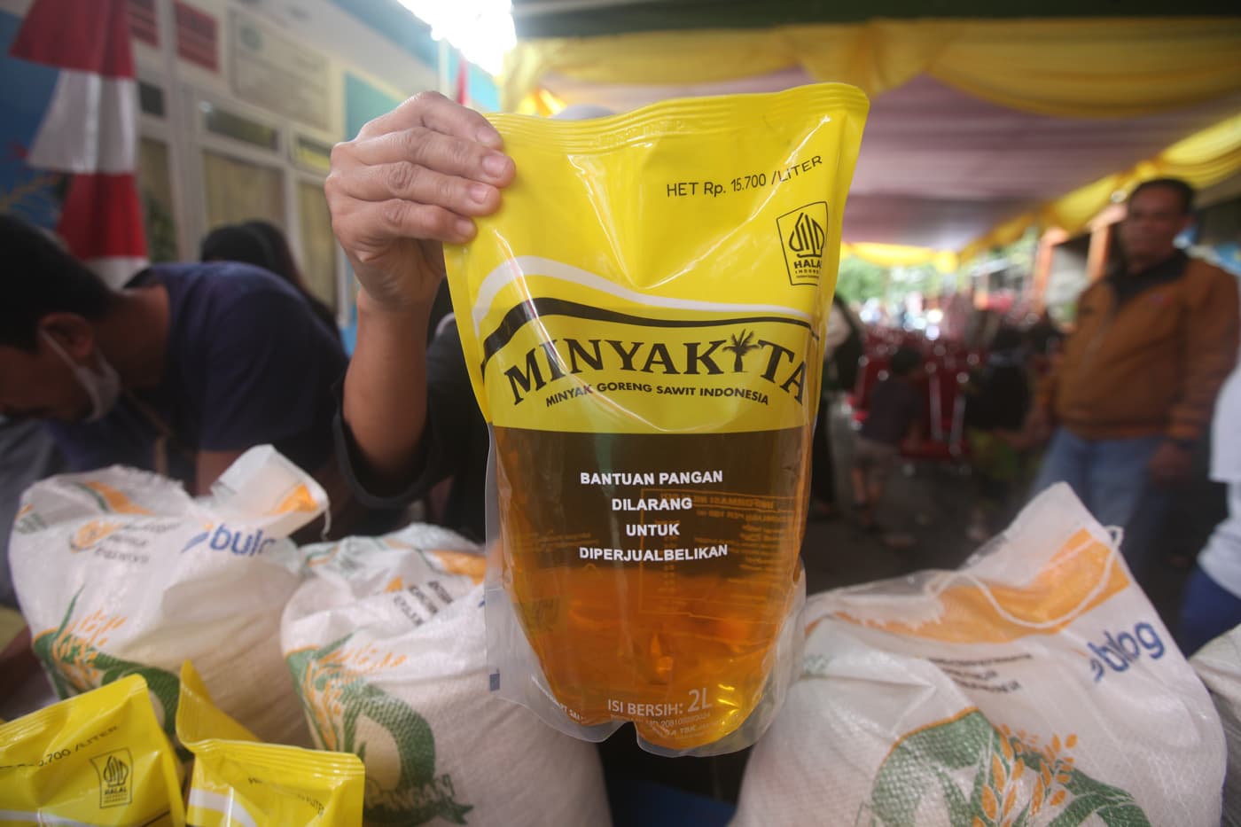 Syarat Terbaru Pengajuan Bansos 2025: Cara Cek Status Penerima Lewat HP via DTSEN, Kemensos, dan Aplikasi Resmi - Image