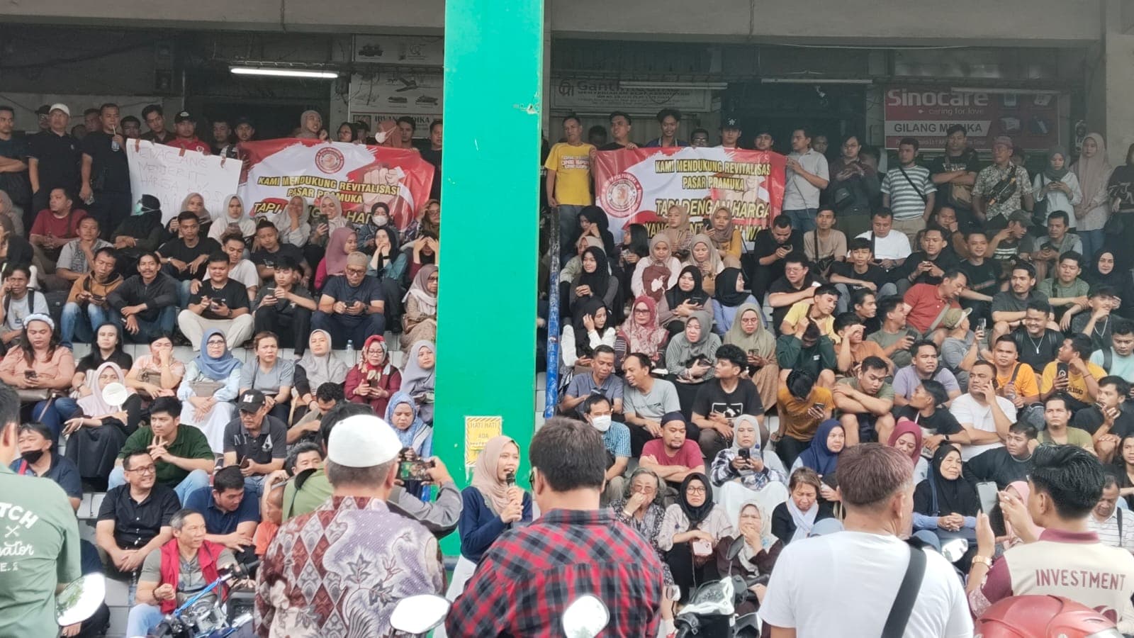 Dukung Revitalisasi Pasar Pramuka, Pedagang Tolak Kenaikan Biaya Sewa - Image