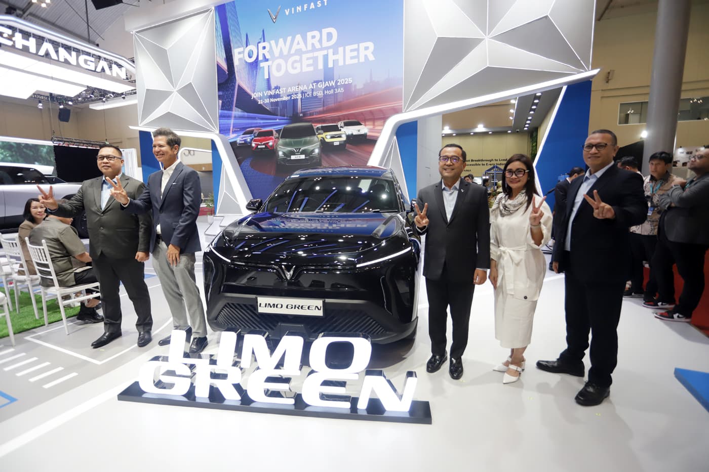 VinFast Perluas Kemitraan Layanan Purnajual EV, Gandeng Lima Mitra Strategis di Indonesia - Image