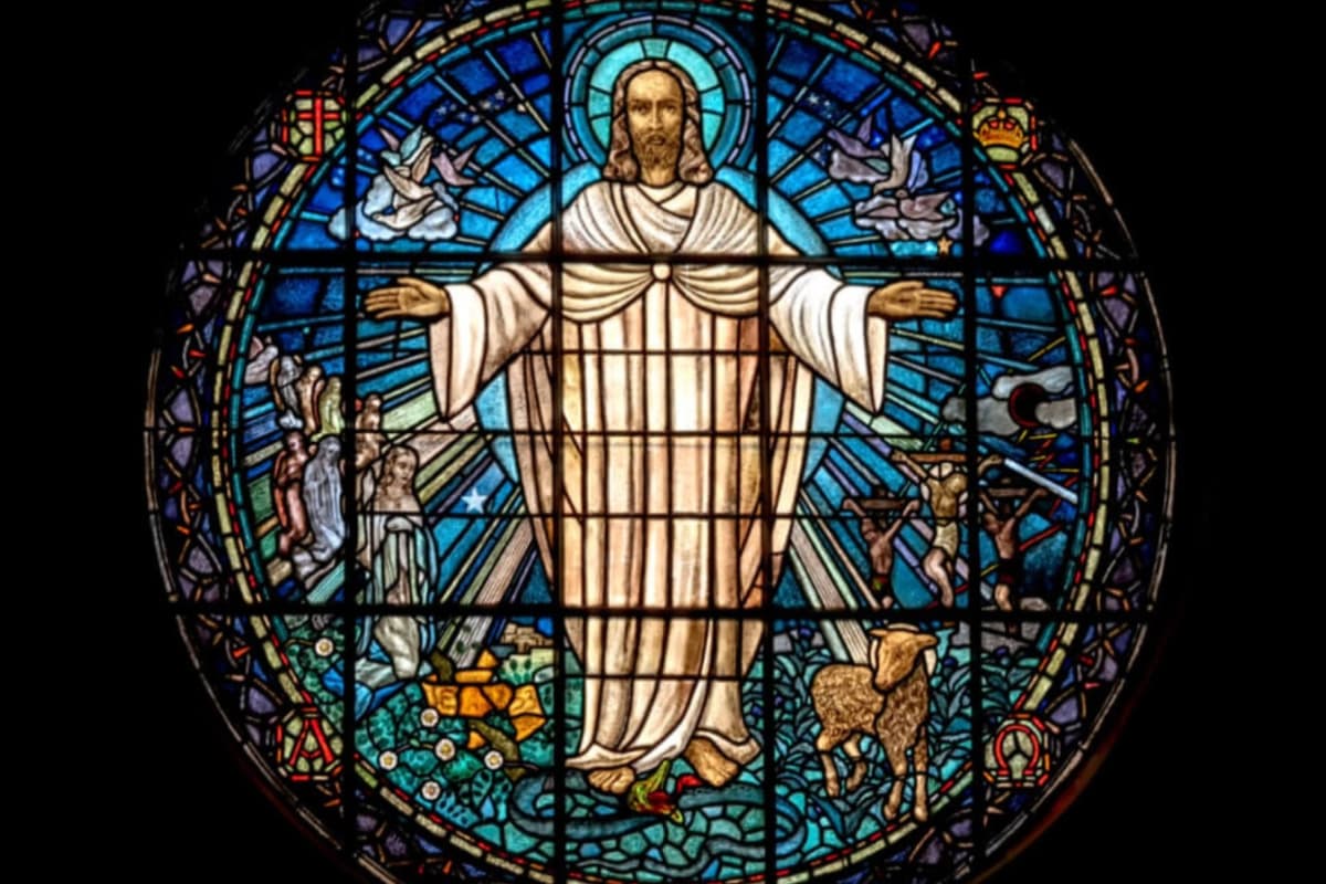 Hari Raya Tuhan Kita Yesus Kristus Raja Semesta Alam: Sejarah, Makna, dan Relevansinya bagi Umat Zaman Kini - Image